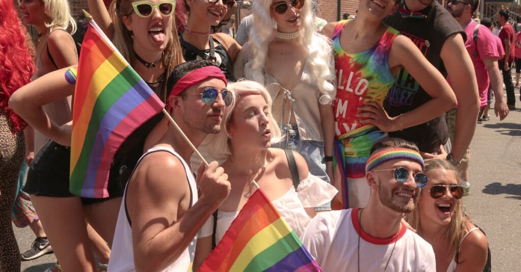 金龍・青龍・白龍・黒龍など異なる龍神エネルギーが光の波動として神社を包み込む神秘的な光景。