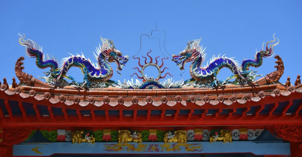 龍神とつながる祈り方や参拝場所、自然との調和を象徴する清らかな水辺と龍神のイメージ画像