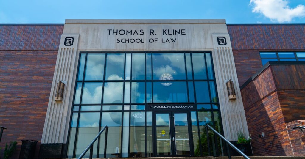 引き寄せの法則のエネルギー構造を象徴する光と波動が交わるスピリチュアルなイメージ画像