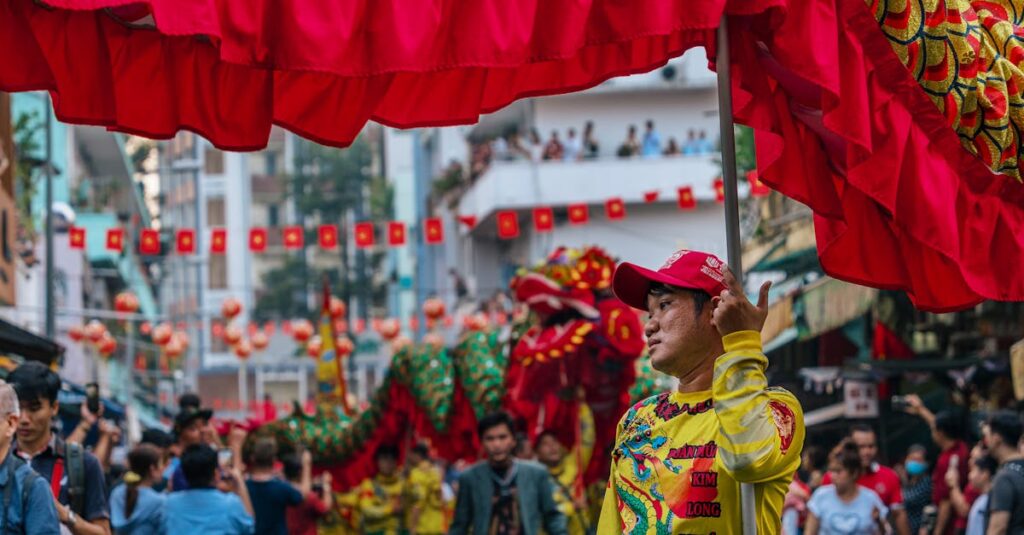 龍雲や夢、偶然のタイミングなど龍神のサインを象徴する神秘的な風景のイメージ。