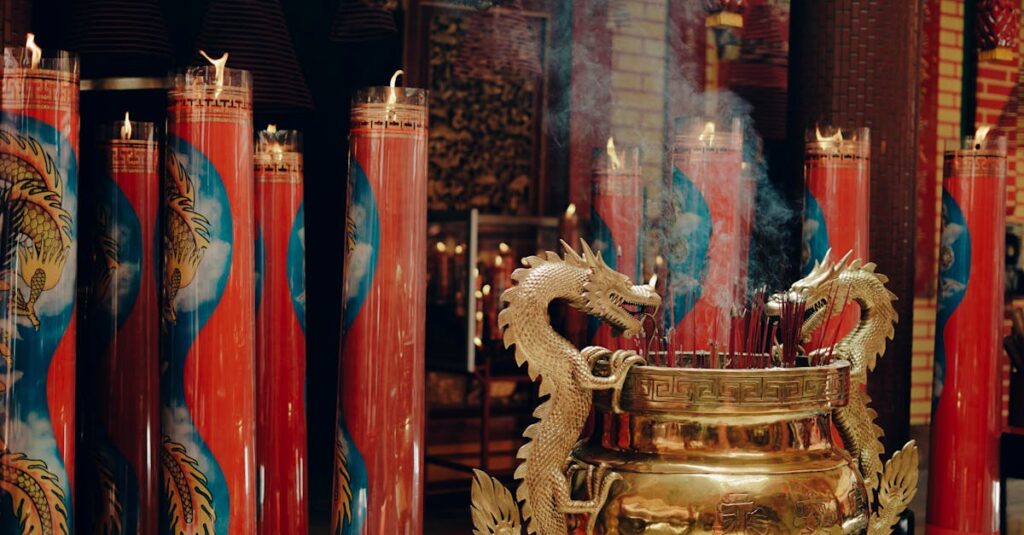 龍神様の名前を呼びながら祈る人に光が降り注ぎ、神聖な波動が広がるスピリチュアルアート