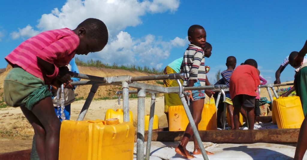 龍神様の光が日常生活の中に流れ込み、人々が感謝と祈りで調和する様子を描いたアート