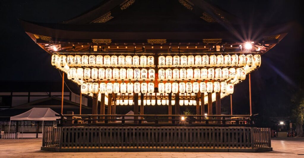 龍神様に呼ばれる人の特徴やサインを象徴する、雲の中に浮かぶ龍の姿と輝く光のイメージ。