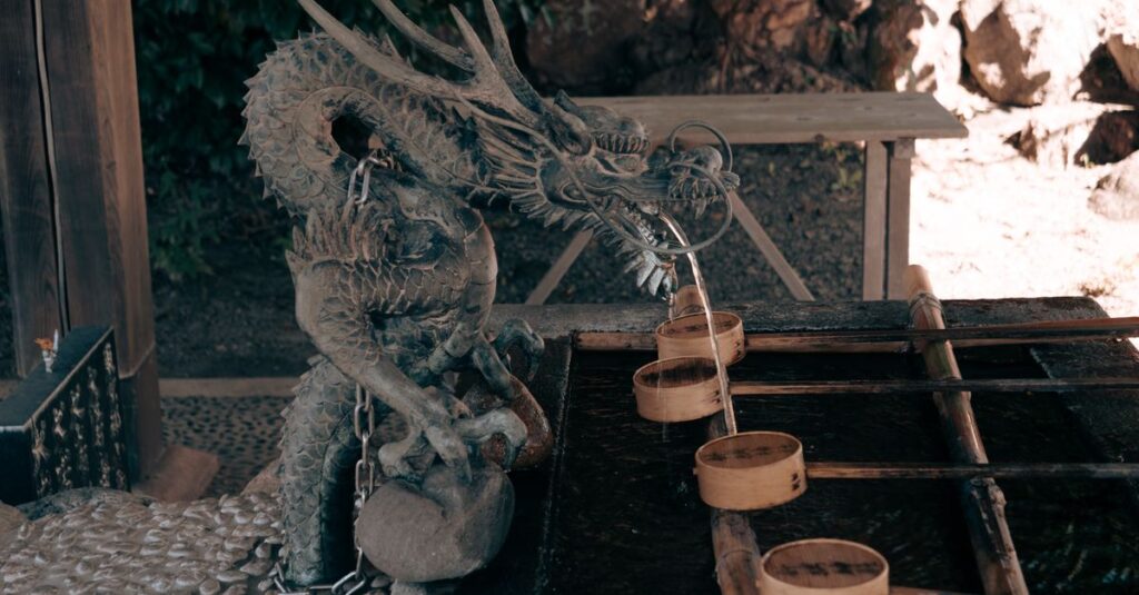 龍神様の名前を優しく呼びかける人の周りに光の龍が現れる幻想的なアート