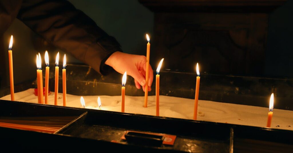 龍神様を祀る祭壇に光が流れ込み、空間全体が清らかな波動に包まれる神聖なアート