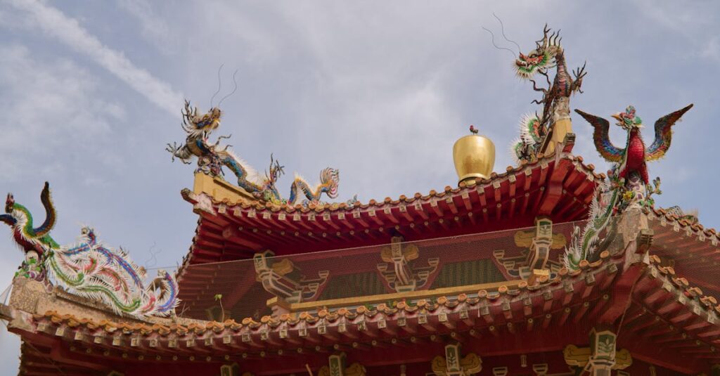 龍神雲を見上げながら手を合わせ、光のエネルギーを受け取る人のスピリチュアルな風景