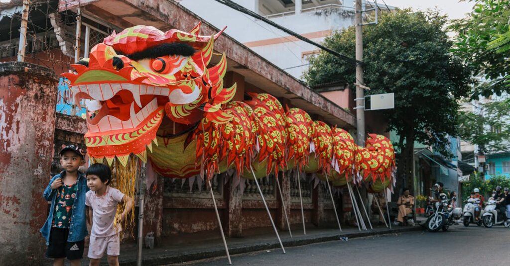 龍神が人生の転換点で光の道を示し、進むべき方向を照らす様子を描いたスピリチュアルなイラスト