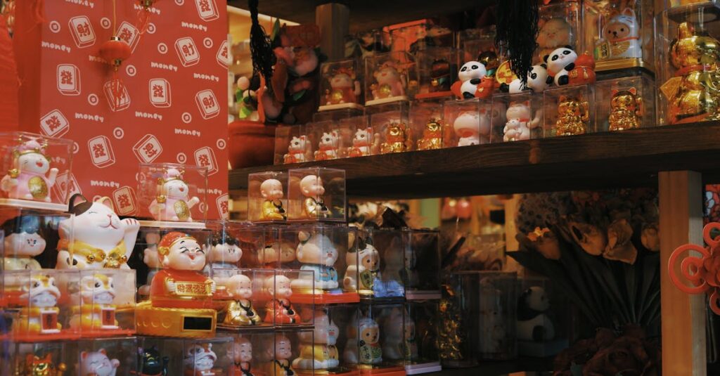 龍神グッズを選ぶ瞬間を表す、神聖な光の中で龍の像やストラップが輝く神秘的なイメージ。