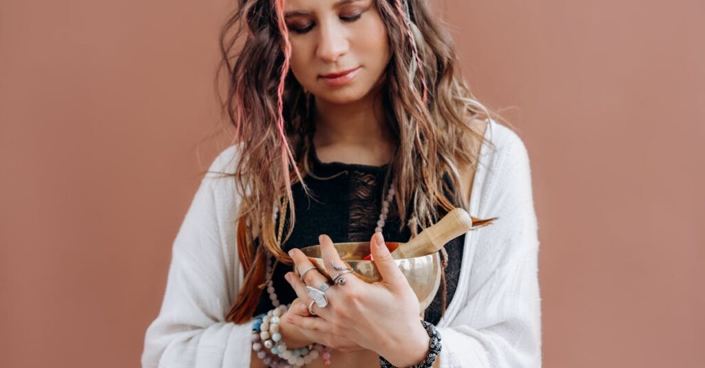 龍神様が喜ぶ人の生き方と日々の習慣を象徴する、自然と調和する人と光の龍が共鳴する幻想的なイメージ。