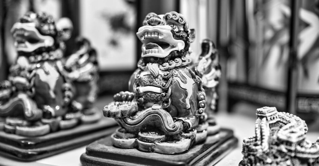 龍神の置物で空間を整える様子を表す、金色の龍の像と流れる氣のエネルギーを描いたイメージ。