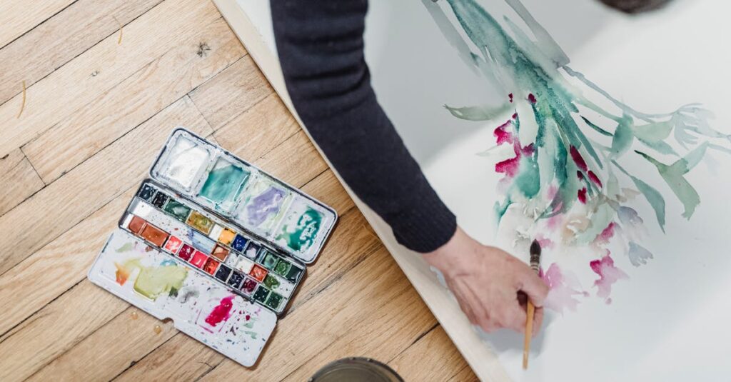 龍神を描く画家が光のエネルギーを筆に宿し、神聖な龍を描く瞬間