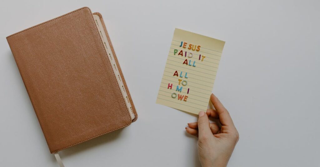 朝日が差し込む神社で、龍神様に感謝を捧げる参拝者の姿を描いた清らかなアート