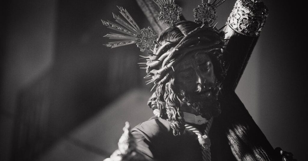 龍神様とのご縁を感じる5つのサインを象徴する、空に現れる龍雲と光の奇跡的な瞬間を描いたイメージ。