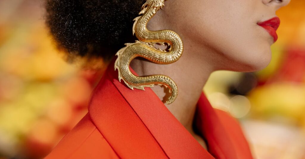 龍神アクセサリーの神秘的なエネルギーを感じさせるイメージ。光と龍のモチーフが交わる幻想的なデザイン。